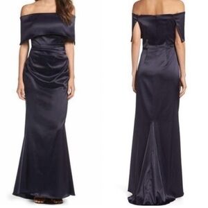 Vince Camuto Navy Lustrous satin ruche shoulder baring gown flare fishtail train